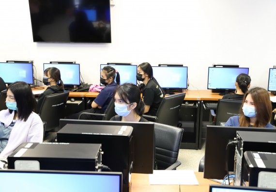 ภาพกิจกรรม  โปรแกรมวิชาเคมี จัดอบรมเชิงปฏิบัติการ เทคนิคห้องปฏิบัติการและการวิเคราะห์ข้อมูล