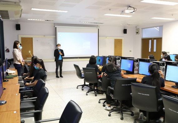 ภาพกิจกรรม  โปรแกรมวิชาเคมี จัดอบรมเชิงปฏิบัติการ เทคนิคห้องปฏิบัติการและการวิเคราะห์ข้อมูล