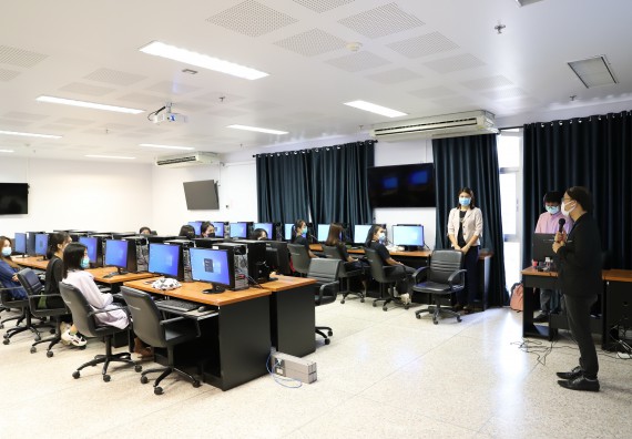 ภาพกิจกรรม  โปรแกรมวิชาเคมี จัดอบรมเชิงปฏิบัติการ เทคนิคห้องปฏิบัติการและการวิเคราะห์ข้อมูล