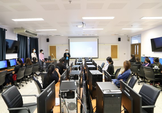 ภาพกิจกรรม  โปรแกรมวิชาเคมี จัดอบรมเชิงปฏิบัติการ เทคนิคห้องปฏิบัติการและการวิเคราะห์ข้อมูล