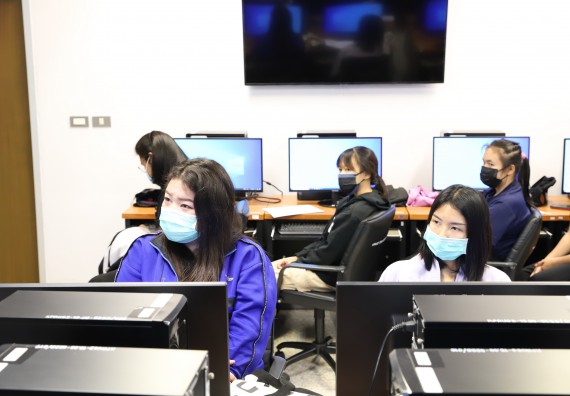 ภาพกิจกรรม  โปรแกรมวิชาเคมี จัดอบรมเชิงปฏิบัติการ เทคนิคห้องปฏิบัติการและการวิเคราะห์ข้อมูล