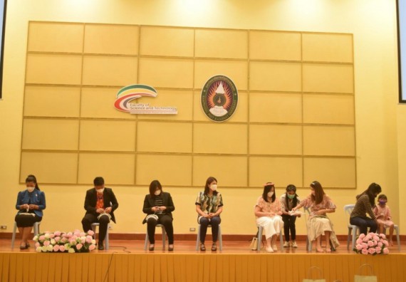 ภาพกิจกรรม  โปรแกรมวิชาเคมี จัดกิจกรรมบายเนียร์โปรแกรมวิชาเคมี