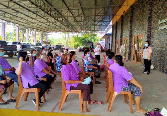 ภาพกิจกรรม   ศูนย์บริการทางการแพทย์แผนไทยและการแพทย์ทางเลือก จัดกิจกรรมการดูแลสุขภาพด้วยการแพทย์ทางเลือก ครั้งที่ 1