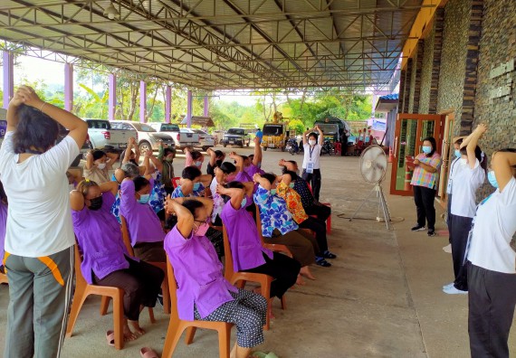 ภาพกิจกรรม   ศูนย์บริการทางการแพทย์แผนไทยและการแพทย์ทางเลือก จัดกิจกรรมการดูแลสุขภาพด้วยการแพทย์ทางเลือก ครั้งที่ 1