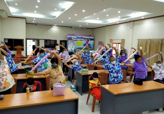 ภาพกิจกรรม  ศูนย์บริการทางการแพทย์แผนไทยและการแพทย์ทางเลือก จัดกิจกรรมการดูแลสุขภาพด้วยการแพทย์ทางเลือก ครั้งที่ 2