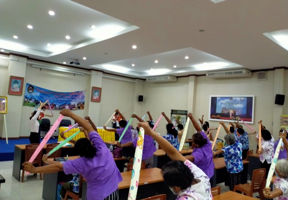 ภาพกิจกรรม  ศูนย์บริการทางการแพทย์แผนไทยและการแพทย์ทางเลือก จัดกิจกรรมการดูแลสุขภาพด้วยการแพทย์ทางเลือก ครั้งที่ 2