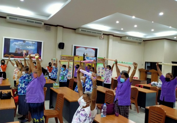 ภาพกิจกรรม  ศูนย์บริการทางการแพทย์แผนไทยและการแพทย์ทางเลือก จัดกิจกรรมการดูแลสุขภาพด้วยการแพทย์ทางเลือก ครั้งที่ 2