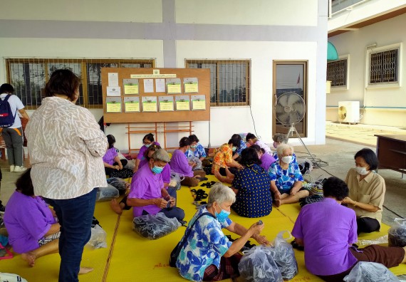 ภาพกิจกรรม  ศูนย์บริการทางการแพทย์แผนไทยและการแพทย์ทางเลือก จัดกิจกรรมการดูแลสุขภาพด้วยการแพทย์ทางเลือก ครั้งที่ 3