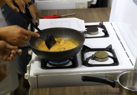 ภาพกิจกรรม  โปรแกรมวิชาวิทยาศาสตร์และเทคโนโลยีการอาหาร จัดอบรมเชิงปฏิบัติการ เรื่อง การสร้างสรรค์เมนูอาหารสุขภาพจากเห็ด