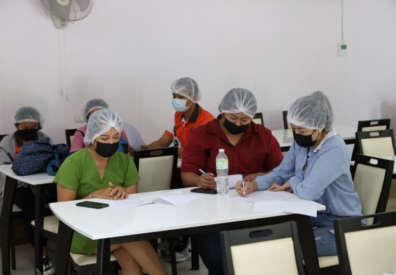 ภาพกิจกรรม  โปรแกรมวิชาวิทยาศาสตร์และเทคโนโลยีการอาหาร จัดอบรมเชิงปฏิบัติการ เรื่อง การสร้างสรรค์เมนูอาหารสุขภาพจากเห็ด