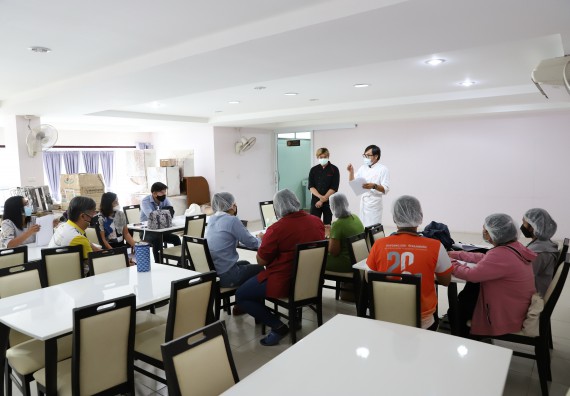 ภาพกิจกรรม  โปรแกรมวิชาวิทยาศาสตร์และเทคโนโลยีการอาหาร จัดอบรมเชิงปฏิบัติการ เรื่อง การสร้างสรรค์เมนูอาหารสุขภาพจากเห็ด