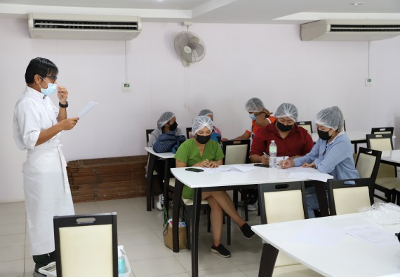 ภาพกิจกรรม  โปรแกรมวิชาวิทยาศาสตร์และเทคโนโลยีการอาหาร จัดอบรมเชิงปฏิบัติการ เรื่อง การสร้างสรรค์เมนูอาหารสุขภาพจากเห็ด