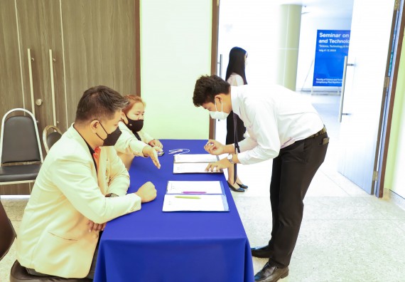 ภาพกิจกรรม  คณะวิทยาศาสตร์และเทคโนโลยี จัดพิธีมอบทุนเพื่อการศึกษา ปตท.สผ. โครงการเอส 1 ประจำปีการศึกษา 2564