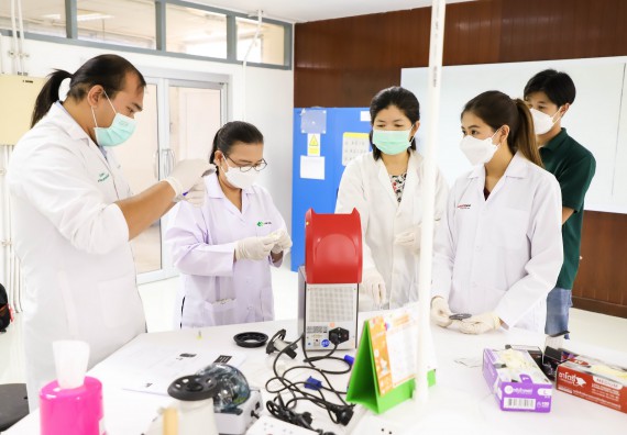 ภาพกิจกรรม  ศูนย์วิทยาศาสตร์และวิทยาศาสตร์ประยุกต์ จัดอบรมเชิงปฏิบัติการสกัด DNA จากตัวอย่างข้าว โดยใช้ชุด DNA extraction kit และการศึกษาวิธีการตรวจโควิด 19 ด้วยวิธี RT-PCR