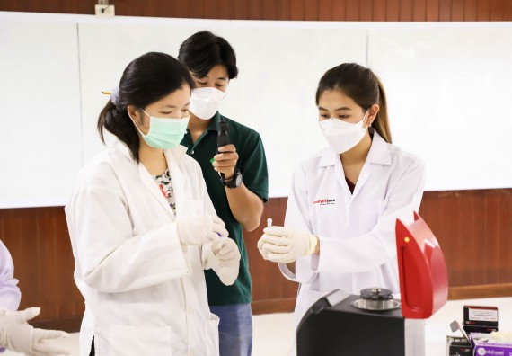 ภาพกิจกรรม  ศูนย์วิทยาศาสตร์และวิทยาศาสตร์ประยุกต์ จัดอบรมเชิงปฏิบัติการสกัด DNA จากตัวอย่างข้าว โดยใช้ชุด DNA extraction kit และการศึกษาวิธีการตรวจโควิด 19 ด้วยวิธี RT-PCR