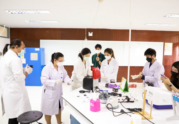 ภาพกิจกรรม  ศูนย์วิทยาศาสตร์และวิทยาศาสตร์ประยุกต์ จัดอบรมเชิงปฏิบัติการสกัด DNA จากตัวอย่างข้าว โดยใช้ชุด DNA extraction kit และการศึกษาวิธีการตรวจโควิด 19 ด้วยวิธี RT-PCR