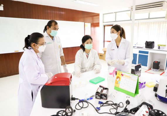 ภาพกิจกรรม  ศูนย์วิทยาศาสตร์และวิทยาศาสตร์ประยุกต์ จัดอบรมเชิงปฏิบัติการสกัด DNA จากตัวอย่างข้าว โดยใช้ชุด DNA extraction kit และการศึกษาวิธีการตรวจโควิด 19 ด้วยวิธี RT-PCR