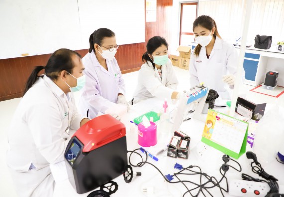 ภาพกิจกรรม  ศูนย์วิทยาศาสตร์และวิทยาศาสตร์ประยุกต์ จัดอบรมเชิงปฏิบัติการสกัด DNA จากตัวอย่างข้าว โดยใช้ชุด DNA extraction kit และการศึกษาวิธีการตรวจโควิด 19 ด้วยวิธี RT-PCR