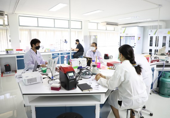 ภาพกิจกรรม  ศูนย์วิทยาศาสตร์และวิทยาศาสตร์ประยุกต์ จัดอบรมเชิงปฏิบัติการสกัด DNA จากตัวอย่างข้าว โดยใช้ชุด DNA extraction kit และการศึกษาวิธีการตรวจโควิด 19 ด้วยวิธี RT-PCR