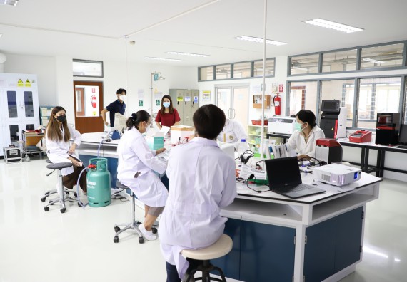 ภาพกิจกรรม  ศูนย์วิทยาศาสตร์และวิทยาศาสตร์ประยุกต์ จัดอบรมเชิงปฏิบัติการสกัด DNA จากตัวอย่างข้าว โดยใช้ชุด DNA extraction kit และการศึกษาวิธีการตรวจโควิด 19 ด้วยวิธี RT-PCR