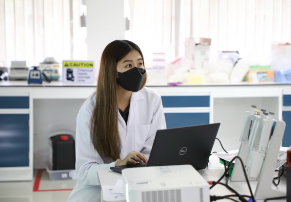 ภาพกิจกรรม  ศูนย์วิทยาศาสตร์และวิทยาศาสตร์ประยุกต์ จัดอบรมเชิงปฏิบัติการสกัด DNA จากตัวอย่างข้าว โดยใช้ชุด DNA extraction kit และการศึกษาวิธีการตรวจโควิด 19 ด้วยวิธี RT-PCR