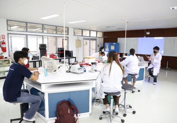 ภาพกิจกรรม  ศูนย์วิทยาศาสตร์และวิทยาศาสตร์ประยุกต์ จัดอบรมเชิงปฏิบัติการสกัด DNA จากตัวอย่างข้าว โดยใช้ชุด DNA extraction kit และการศึกษาวิธีการตรวจโควิด 19 ด้วยวิธี RT-PCR