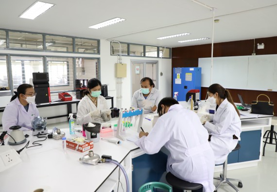 ภาพกิจกรรม  ศูนย์วิทยาศาสตร์และวิทยาศาสตร์ประยุกต์ จัดอบรมเชิงปฏิบัติการสกัด DNA จากตัวอย่างข้าว โดยใช้ชุด DNA extraction kit และการศึกษาวิธีการตรวจโควิด 19 ด้วยวิธี RT-PCR