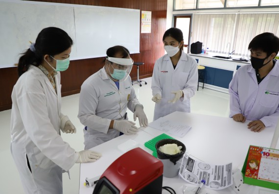 ภาพกิจกรรม  ศูนย์วิทยาศาสตร์และวิทยาศาสตร์ประยุกต์ จัดอบรมเชิงปฏิบัติการสกัด DNA จากตัวอย่างข้าว โดยใช้ชุด DNA extraction kit และการศึกษาวิธีการตรวจโควิด 19 ด้วยวิธี RT-PCR
