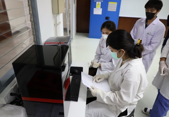 ภาพกิจกรรม  ศูนย์วิทยาศาสตร์และวิทยาศาสตร์ประยุกต์ จัดอบรมเชิงปฏิบัติการสกัด DNA จากตัวอย่างข้าว โดยใช้ชุด DNA extraction kit และการศึกษาวิธีการตรวจโควิด 19 ด้วยวิธี RT-PCR