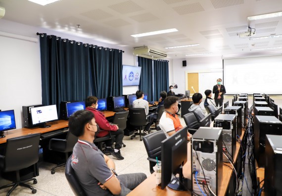 ภาพกิจกรรม  คณะวิทยาศาสตร์และเทคโนโลยี มรภ.กำแพงเพชร จัดอบรมเชิงปฏิบัติการ เรื่อง การเตรียมความพร้อมในการเป็นนักกีฬาอีสปอร์ตอาชีพ [E-sports Player] ระดับมหาวิทยาลัย เพื่อสู่ระดับชาติ