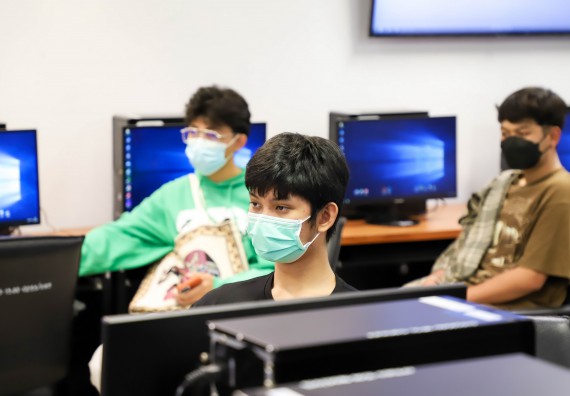 ภาพกิจกรรม  คณะวิทยาศาสตร์และเทคโนโลยี มรภ.กำแพงเพชร จัดอบรมเชิงปฏิบัติการ เรื่อง การเตรียมความพร้อมในการเป็นนักกีฬาอีสปอร์ตอาชีพ [E-sports Player] ระดับมหาวิทยาลัย เพื่อสู่ระดับชาติ