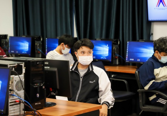 ภาพกิจกรรม  คณะวิทยาศาสตร์และเทคโนโลยี มรภ.กำแพงเพชร จัดอบรมเชิงปฏิบัติการ เรื่อง การเตรียมความพร้อมในการเป็นนักกีฬาอีสปอร์ตอาชีพ [E-sports Player] ระดับมหาวิทยาลัย เพื่อสู่ระดับชาติ