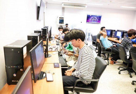 ภาพกิจกรรม  คณะวิทยาศาสตร์และเทคโนโลยี มรภ.กำแพงเพชร จัดอบรมเชิงปฏิบัติการ เรื่อง การเตรียมความพร้อมในการเป็นนักกีฬาอีสปอร์ตอาชีพ [E-sports Player] ระดับมหาวิทยาลัย เพื่อสู่ระดับชาติ