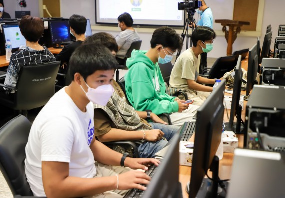 ภาพกิจกรรม  คณะวิทยาศาสตร์และเทคโนโลยี มรภ.กำแพงเพชร จัดอบรมเชิงปฏิบัติการ เรื่อง การเตรียมความพร้อมในการเป็นนักกีฬาอีสปอร์ตอาชีพ [E-sports Player] ระดับมหาวิทยาลัย เพื่อสู่ระดับชาติ