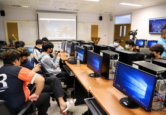 ภาพกิจกรรม  คณะวิทยาศาสตร์และเทคโนโลยี มรภ.กำแพงเพชร จัดอบรมเชิงปฏิบัติการ เรื่อง การเตรียมความพร้อมในการเป็นนักกีฬาอีสปอร์ตอาชีพ [E-sports Player] ระดับมหาวิทยาลัย เพื่อสู่ระดับชาติ