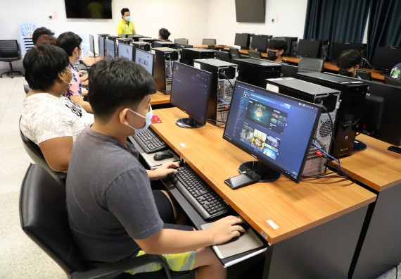 ภาพกิจกรรม  คณะวิทยาศาสตร์และเทคโนโลยี มรภ.กำแพงเพชร จัดอบรมเชิงปฏิบัติการ เรื่อง การเตรียมความพร้อมในการเป็นนักกีฬาอีสปอร์ตอาชีพ [E-sports Player] ระดับมหาวิทยาลัย เพื่อสู่ระดับชาติ