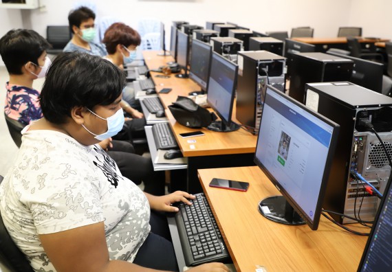 ภาพกิจกรรม  คณะวิทยาศาสตร์และเทคโนโลยี มรภ.กำแพงเพชร จัดอบรมเชิงปฏิบัติการ เรื่อง การเตรียมความพร้อมในการเป็นนักกีฬาอีสปอร์ตอาชีพ [E-sports Player] ระดับมหาวิทยาลัย เพื่อสู่ระดับชาติ