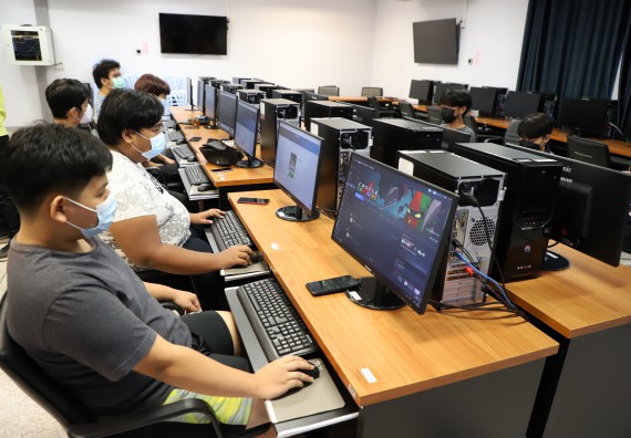 ภาพกิจกรรม  คณะวิทยาศาสตร์และเทคโนโลยี มรภ.กำแพงเพชร จัดอบรมเชิงปฏิบัติการ เรื่อง การเตรียมความพร้อมในการเป็นนักกีฬาอีสปอร์ตอาชีพ [E-sports Player] ระดับมหาวิทยาลัย เพื่อสู่ระดับชาติ