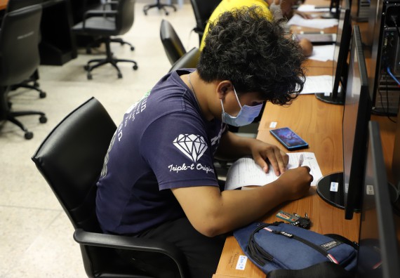 ภาพกิจกรรม  คณะวิทยาศาสตร์และเทคโนโลยี มรภ.กำแพงเพชร จัดอบรมเชิงปฏิบัติการ เรื่อง การเตรียมความพร้อมในการเป็นนักกีฬาอีสปอร์ตอาชีพ [E-sports Player] ระดับมหาวิทยาลัย เพื่อสู่ระดับชาติ