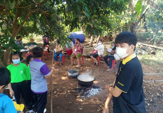 ภาพกิจกรรม  โปรแกรมวิชาเคมี จัดกิจกรรมในโครงการ การพัฒนานวัตกรรม การตรวจสอบคุณภาพ และการศึกษาความเหมาะสมเพื่อแก้ปัญหาชุมชน