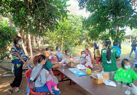 ภาพกิจกรรม  โปรแกรมวิชาเคมี จัดการฝึกอบมเชิงปฏิบัติการการย้อมเส้นด้ายฝ้ายด้วยสีจากธรรมชาติ