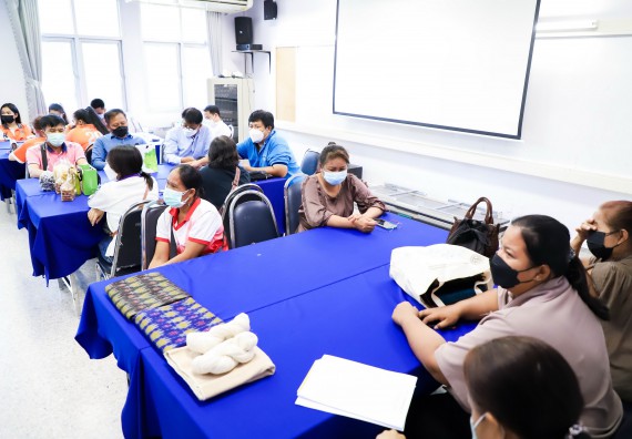 ภาพกิจกรรม  คณะวิทยาศาสตร์และเทคโนโลยี จัดอบรมเชิงปฏิบัติการ เรื่อง การถ่ายทอดเทคโนโลยีประชาสัมพันธ์เพื่อการตลาดและส่งเสริมการขาย