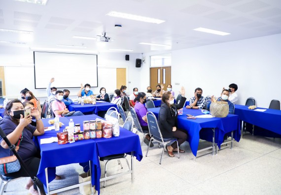 ภาพกิจกรรม  คณะวิทยาศาสตร์และเทคโนโลยี จัดอบรมเชิงปฏิบัติการ เรื่อง การถ่ายทอดเทคโนโลยีประชาสัมพันธ์เพื่อการตลาดและส่งเสริมการขาย