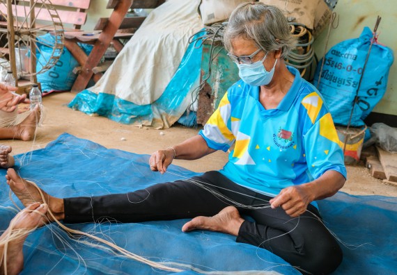 ภาพกิจกรรมคณะวิทยาศาสตร์และเทคโนโลยี จัดอบรมเชิงปฏิบัติการ เรื่อง การปั่นด้ายจากใยกล้วยผสมฝ้าย
