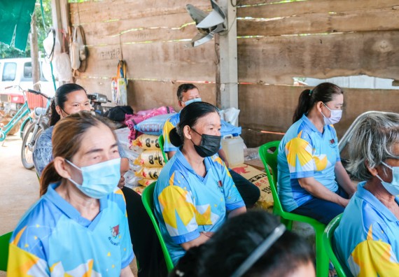 ภาพกิจกรรมคณะวิทยาศาสตร์และเทคโนโลยี จัดอบรมเชิงปฏิบัติการ เรื่อง การปั่นด้ายจากใยกล้วยผสมฝ้าย