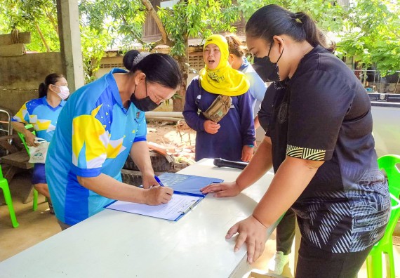 ภาพกิจกรรมคณะวิทยาศาสตร์และเทคโนโลยี จัดอบรมเชิงปฏิบัติการ เรื่อง การปั่นด้ายจากใยกล้วยผสมฝ้าย