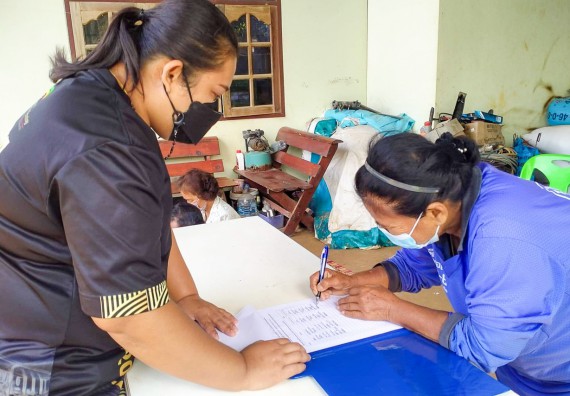 ภาพกิจกรรมคณะวิทยาศาสตร์และเทคโนโลยี จัดอบรมเชิงปฏิบัติการ เรื่อง การปั่นด้ายจากใยกล้วยผสมฝ้าย