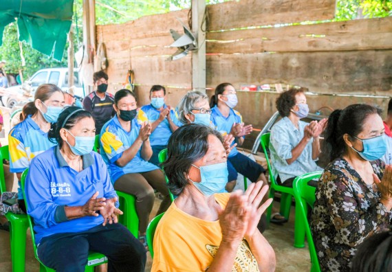 ภาพกิจกรรมคณะวิทยาศาสตร์และเทคโนโลยี จัดอบรมเชิงปฏิบัติการ เรื่อง การปั่นด้ายจากใยกล้วยผสมฝ้าย