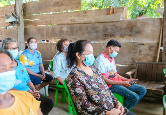 ภาพกิจกรรมคณะวิทยาศาสตร์และเทคโนโลยี จัดอบรมเชิงปฏิบัติการ เรื่อง การปั่นด้ายจากใยกล้วยผสมฝ้าย