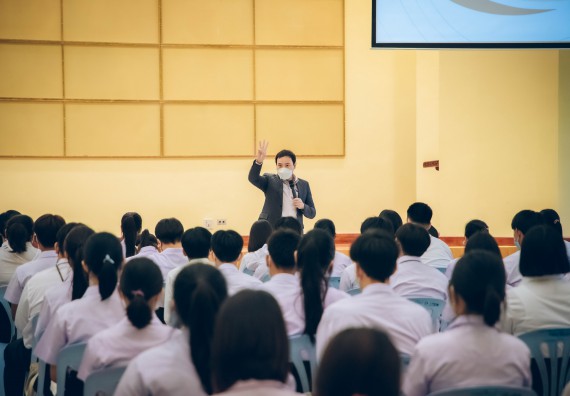 ภาพกิจกรรม  คณะวิทยาศาสตร์และเทคโนโลยี จัดกิจกรรมรักแรกผูกจิตนักศึกษาวิทยาศาสตร์และเทคโนโลยี ปฐมนิเทศนักศึกษาใหม่ คณะวิทยาศาสตร์และเทคโนโลยี ประจำปี 2565